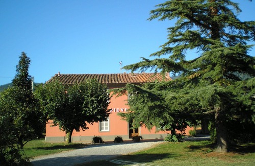 Capannori Villa | Peace, relaxation and privacy in the Lucca countryside. Swimming pool and air conditioning.