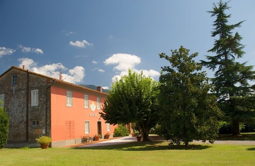 Capannori Villa | Peace, relaxation and privacy in the Lucca countryside. Swimming pool and air conditioning.