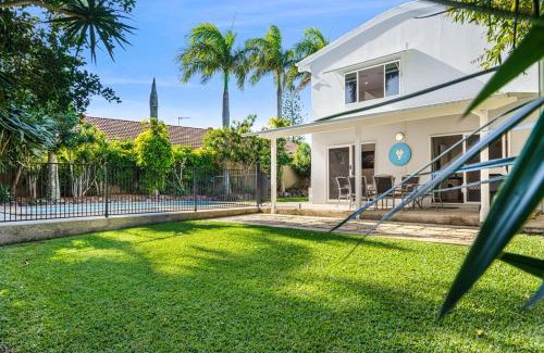 Castaways Beach House | Peace within the palms, Castaways Beach