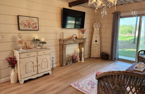 Mount Vernon Cottage | Peaceful 1-bedroom cottage with WiFi, AC in the country