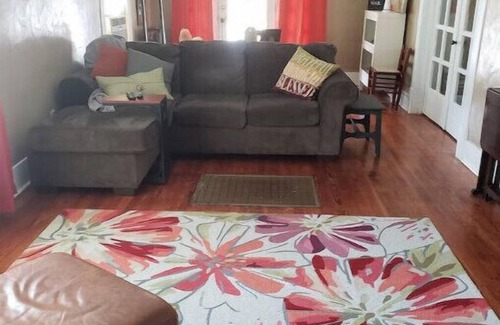 El Reno House | Peaceful 1930 One Bedroom Bungalow