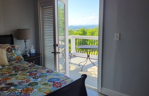 Friendsville House | Peaceful 2 BD Home w/ 360 degree Million Dollar Views