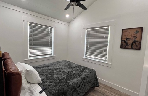 Uniontown House | Peaceful 2-bedroom 2 bath Duplex Unit A, in Chaffee Crossing Fort Smith WiFi, AC