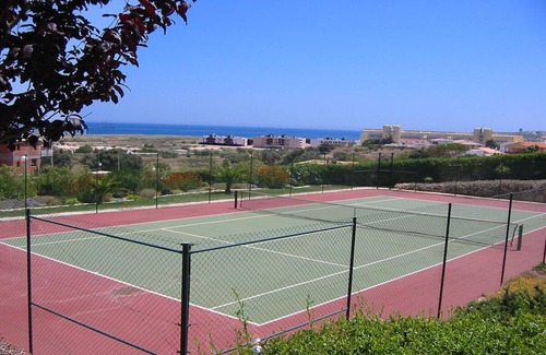 Telheiro Apartment | Peaceful 2 Bedroom apartment w/Amazing Sea Views + Infinity pool + Tennis court
