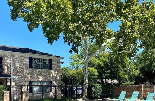 Woodlake - Briar Meadow Condo | Peaceful 2-bedroom cozy condo in the Galleria area.