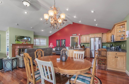 Deedsville House | Peaceful 2br/1ba Waterfront Home on Nyona Lake