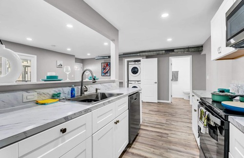 West Arlington Apartment | Peaceful 2BR Getaway Minutes from Downtown Arlington