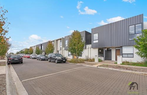 Woodforde House | Peaceful 2BR Home in Leafy Woodforde