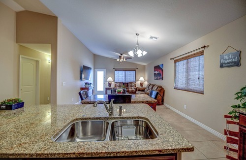 Casa Grande House | Peaceful 3-bdrm Residential House with Home Office