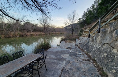 Leakey Cabin | Peaceful 3-bedroom cabin in canyon area north of Leakey