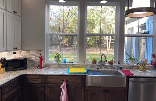 Kingston House | Peaceful 3-bedroom house in Kingston on 8 acres with AC and WiFi