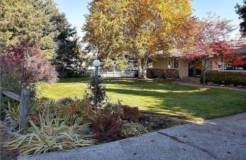 Hayden House | Peaceful 3 Bedroom very close to Silverwood and near Skiing