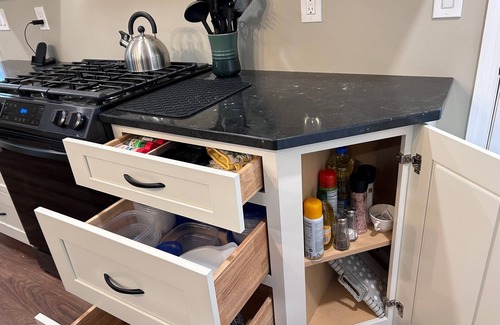 Schenectady House | Peaceful 3BR One Story Near Everything, Fully Stocked, Firepit, BBQ, Fireplace+