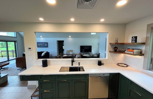 Swan Lake House | Peaceful 4-bedroom escape to Bethel Woods with WiFi, AC, lake view