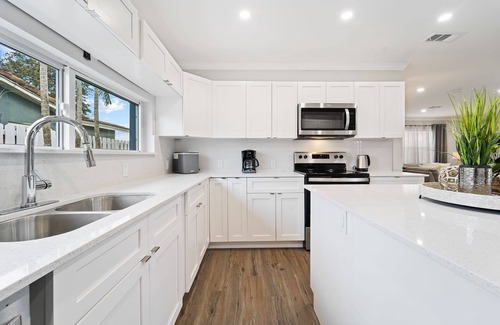 Fort Lauderdale House | Peaceful 5BR -Waterway Views & Private Heated Pool