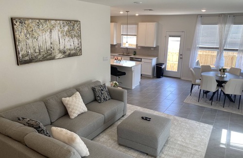 Wetmore House | Peaceful and Central house for family fun!