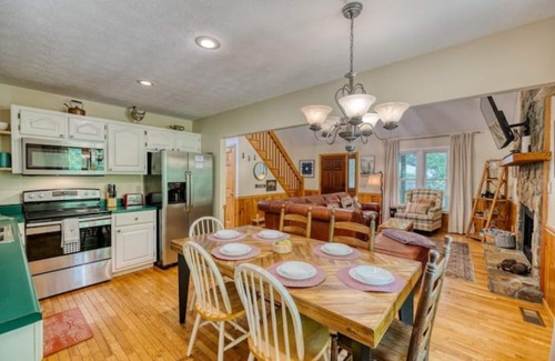 Walnut Mountain Cabin | Peaceful and Cozy Mountain Cabin with Arcade, Pool, Hot Tub, and Fire Pit!
