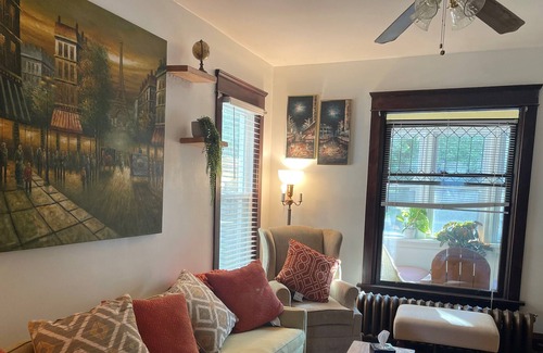 Erie House | Peaceful and family friendly 3 blocks from bay - No locals Please