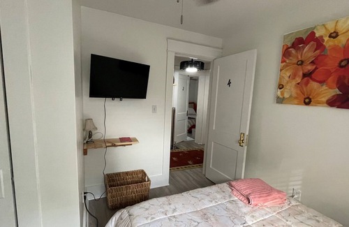 Erie House | Peaceful and family friendly 3 blocks from bay - No locals Please