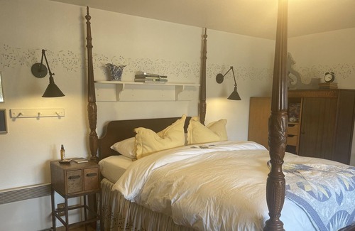 Emigrant Bed & Breakfast | Peaceful and Private 900sq/ft private suite next to the Yellowstone River
