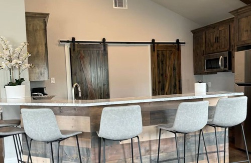 Terrell House | Peaceful and quiet 3 bedroom 2 bath ranch. Perfect to accommodate a party of 8.