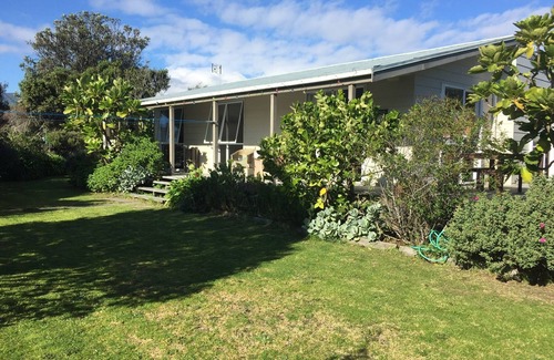 Waikanae House | Peaceful bach located close to the beach