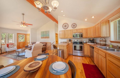 Valley of the Sun House | Peaceful Basecamp Getaway