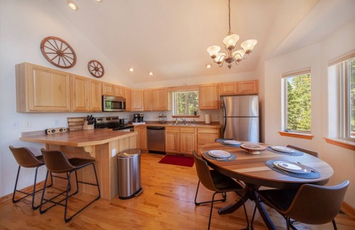 Valley of the Sun House | Peaceful Basecamp Getaway