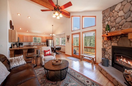 Valley of the Sun House | Peaceful Basecamp Getaway