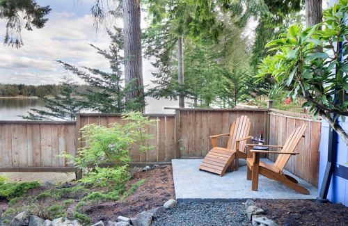 Olympia Apartment | Peaceful - Beach Side Studio Cottage with Beach Access
