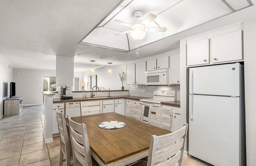 South Patrick Shores Condo | Peaceful beach getaway