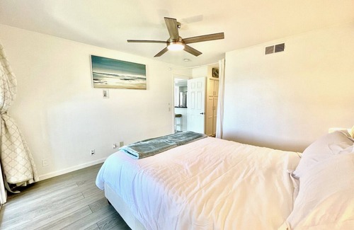 Circle Area Condo | Peaceful Beachy Condo in the heart of Long Beach!