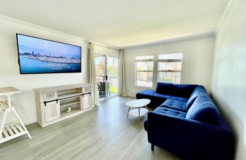 Circle Area Condo | Peaceful Beachy Condo in the heart of Long Beach!