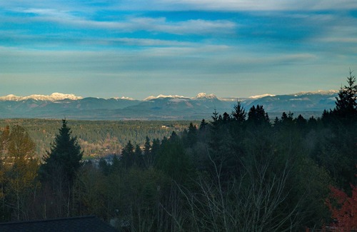 Cougar Mountain House | Peaceful Bellevue Oasis with Panoramic Lake & Mountain Views