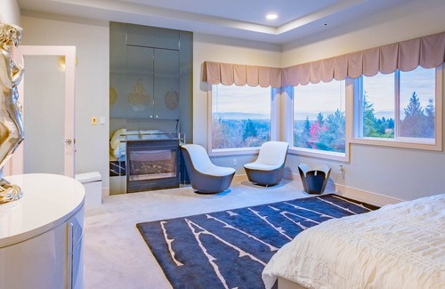 Cougar Mountain House | Peaceful Bellevue Oasis with Panoramic Lake & Mountain Views