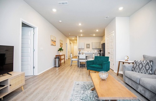 Bentonville House | Peaceful Bentonville Retreat