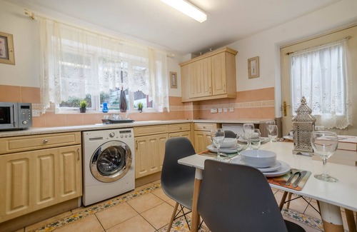 Cradley House | Peaceful Birmingham Home (Deluxe Double Room with Shower)