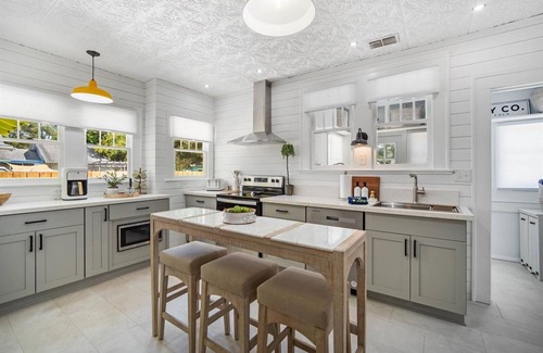 Bradenton House | Peaceful Bungalow Near Ana Maria Island Ferry 2BR, Outdoor Space & Parking