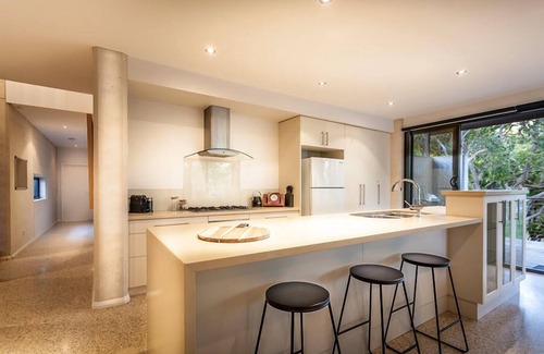 Margaret River House | Peaceful Bushland Luxury Between Coast and Town