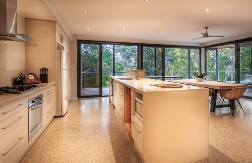 Margaret River House | Peaceful Bushland Luxury Between Coast and Town
