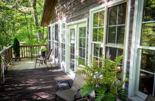 Waldo Cabin | Peaceful Cabin in the Woods. Hiking & Beautiful Views.