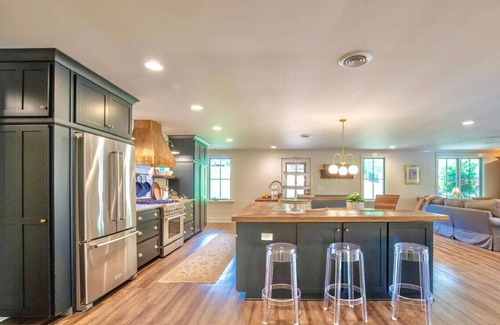 Langston Mile Village House | Peaceful Cabin in the Woods