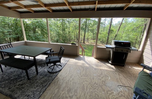 Brookeland Cabin | Peaceful cabin near Lake Sam Rayburn