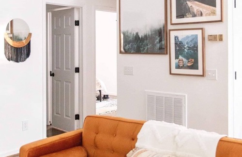 Fairview Cabin | "Peaceful Cabin Retreat:Stylish & Cozy Getaway in the Woods-30 min to Nashville