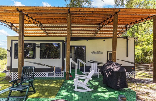 Pierson House | Peaceful caravan with AC in charming Pierson