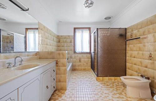 Liverpool House | Peaceful & Central Stay in Liverpool - Private Double Room - Shared Bathroom