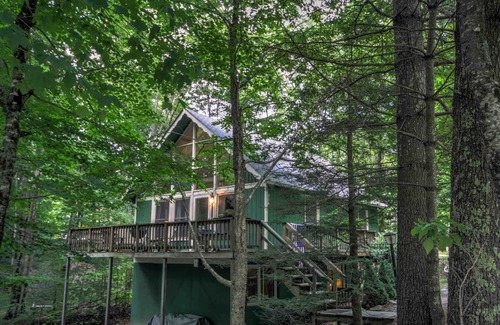 Charter Hills Ski Chalet | Peaceful Chalet Close to Skiing