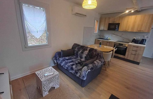 Jenzat Cottage | Peaceful chalet with garden and wifi in Jenzat