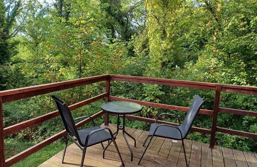 Jenzat Cottage | Peaceful chalet with garden and wifi in Jenzat