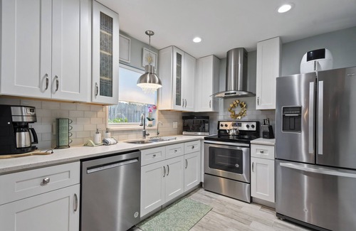 Indian Beach Sapphire Shores House | Peaceful Coastal Retreat – 3BR Home with Pool Near Sarasota Bay